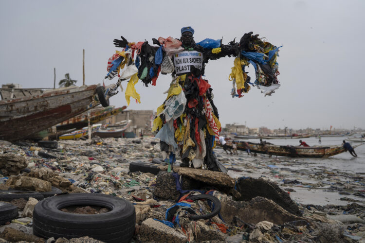 ‘Plastic Man’ in Senegal on mission against trash News, Sports, Jobs